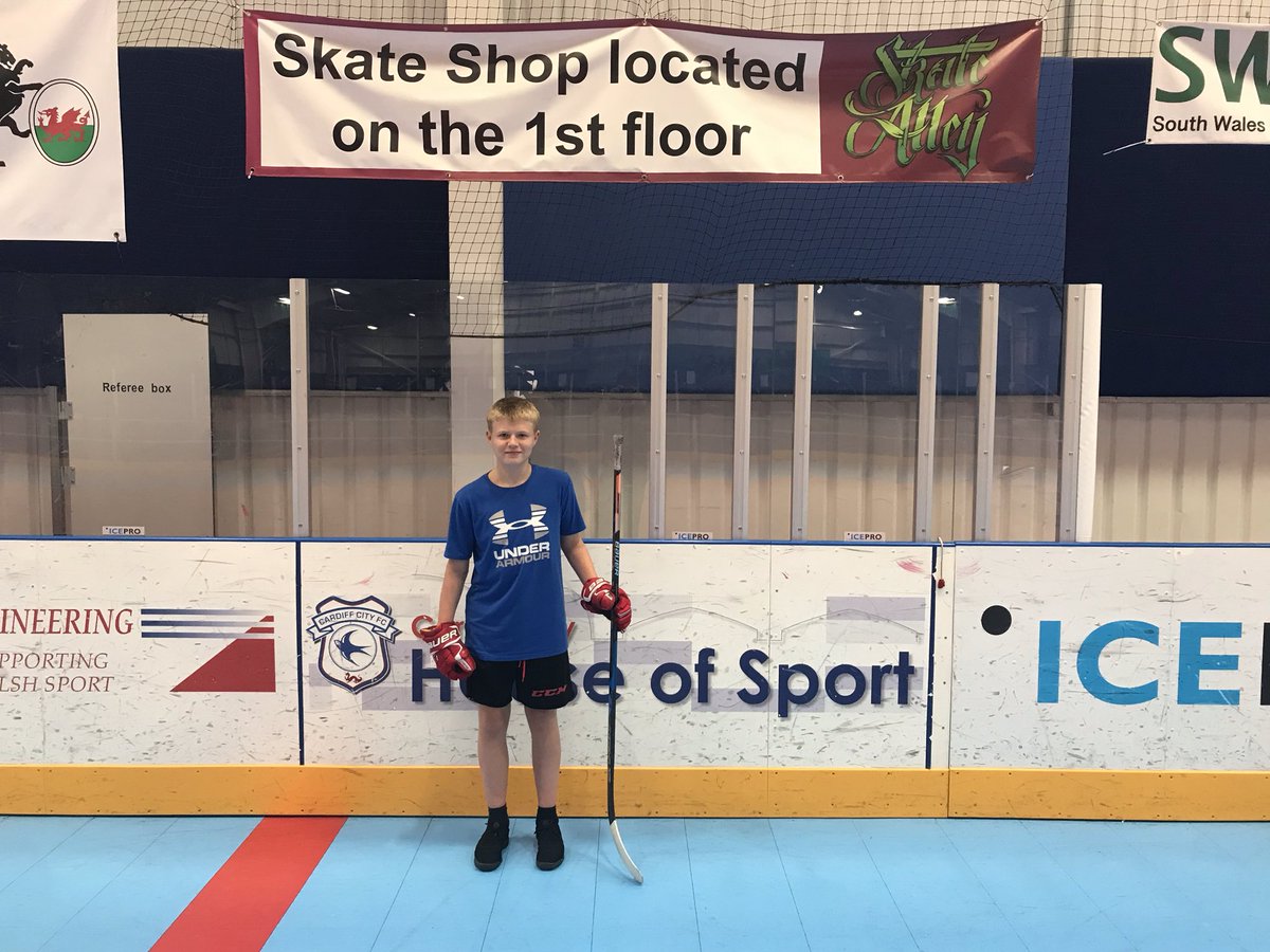 skillscardiff's tweet photo. Big thanks to Sam, Ryan and Dawson who made it out this week for a one2one class. We were focusing on passing (technique/accuracy), shooting in stride &amp; rebounds/tips. Nice work all 👌🏻🏒🥅 @BauerHockeyUK @HouseofSportCDF https://t.co/GJLY72y2ZW