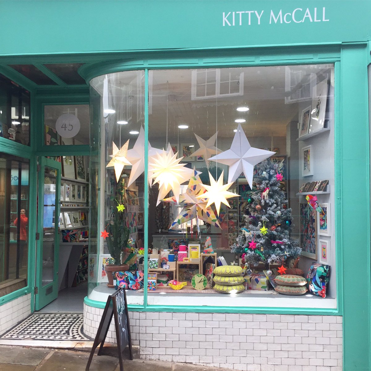 It’s the big Christmas lights switch on tonight @creativequarterfolkestone we'll be open until 7.30pm! #kittymccall #folkestone