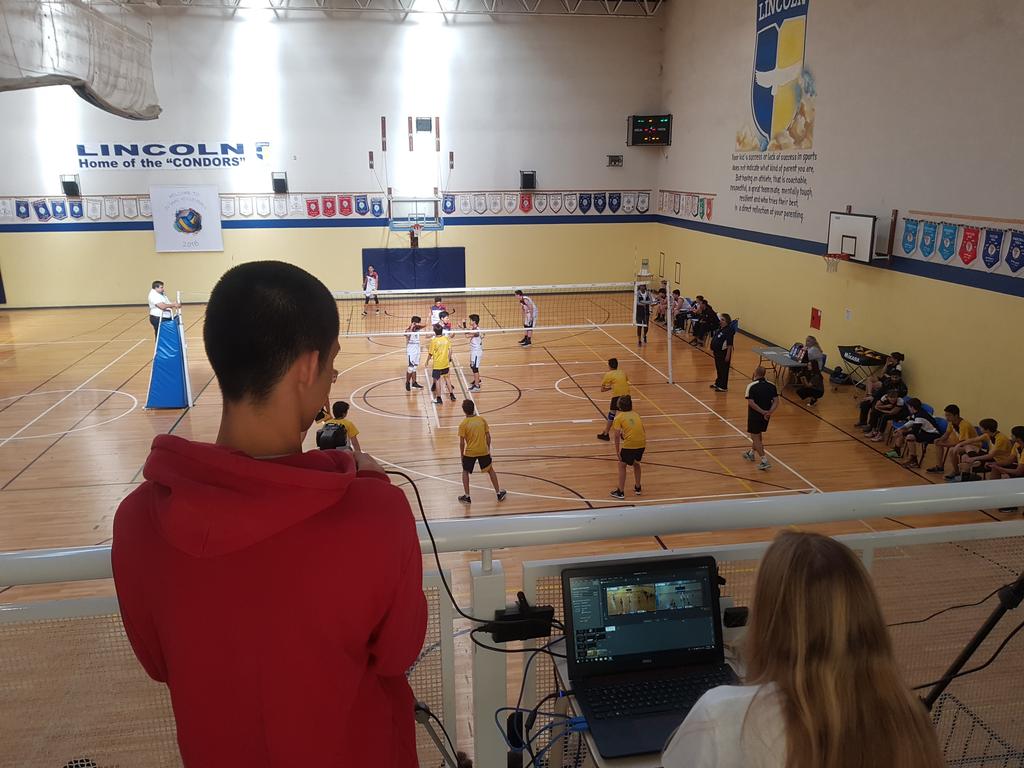 Jorge__Piris's tweet photo. Cuando pensaste que no podíamos subir más la apuesta te pusimos a los chicos a transmitir en vivo 💪💪💪
#aelincoln
#aeltech
#LiveStreaming
@chunisegura
@gblanco_tech 
@CristianoWhite 
@Chikitixz 
@europeo13 
@RoseFattaMari 
@marinad https://t.co/J5vuBsu269