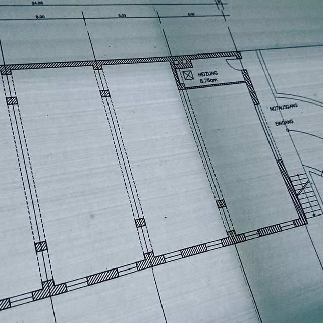 Neben unserer Werkstatt wird ein super Raum frei: 42qm &amp; alles inklusive für 350,- pro Monat. Auf der Silcherstraße direkt hinter #Ehrenfeld im  @moebelkollektiv.silcherstrasse. Ebenerdige Andienung, Lärm kein Problem, gutes Raumklima das ganze Jahr. All… ift.tt/2qOafeN