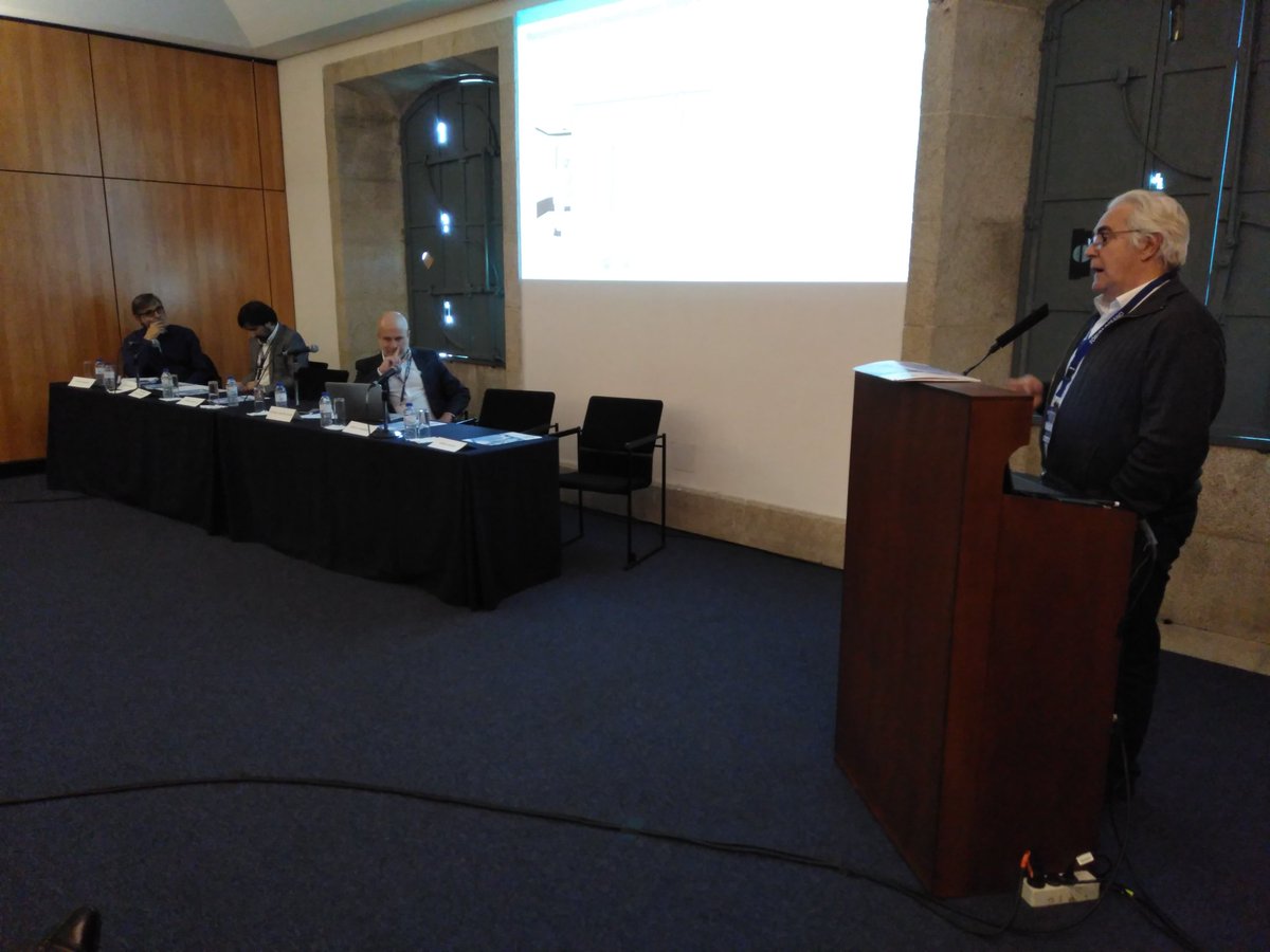 FundacionCETMAR's tweet photo. #Business2Sea2018 Segunda sesión del taller sobre valorización de recursos. Se habla de biotecnologías marinas y se presentan nuestros proyectos #BlueHuman #CVMar +i y @lifeiseas https://t.co/bGcCGYGU6g