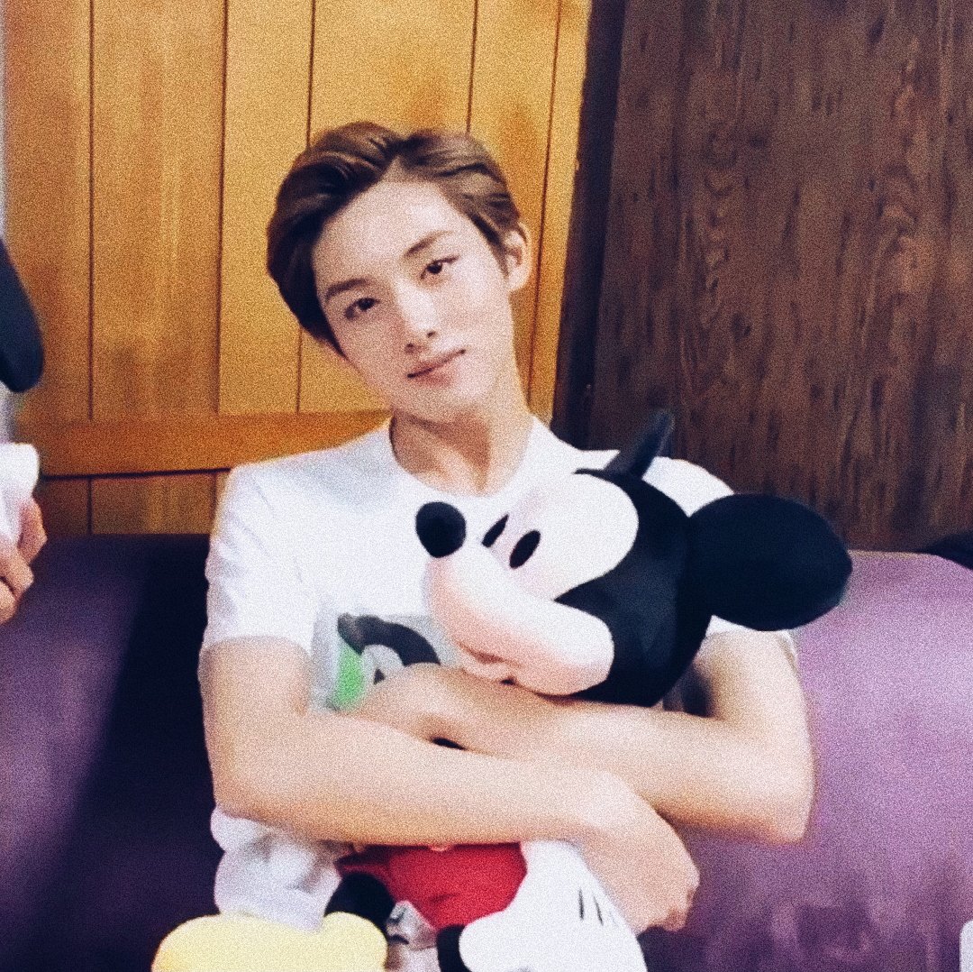 OscarsSpaghetti's tweet photo. IM DEVASTATED!! #NCT127 #WINWIN https://t.co/BfUjyR5snr