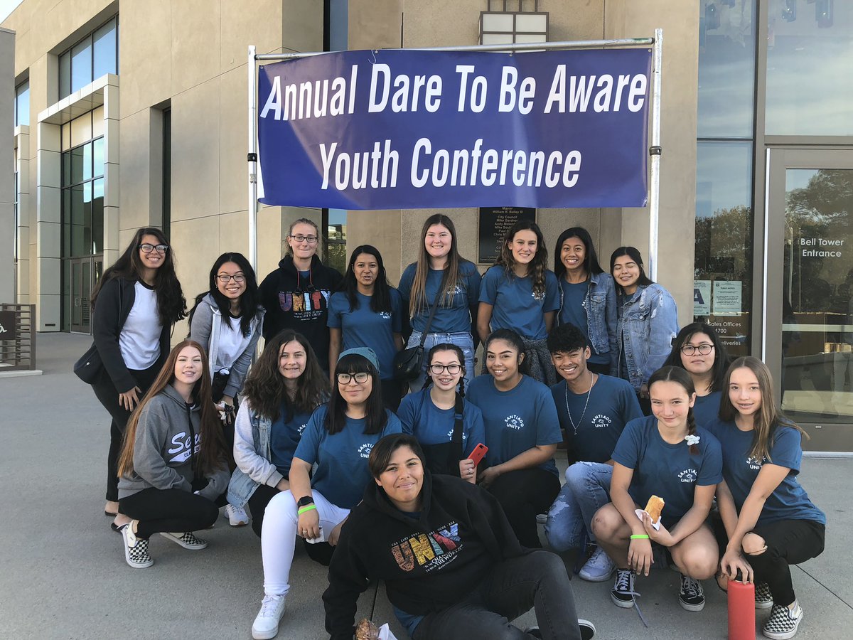 SHSUnity's tweet photo. At the Dare to be Aware conference with some Link Crew reps. #D2BAware18 #lovefightsstigma https://t.co/juWHLXO3xx