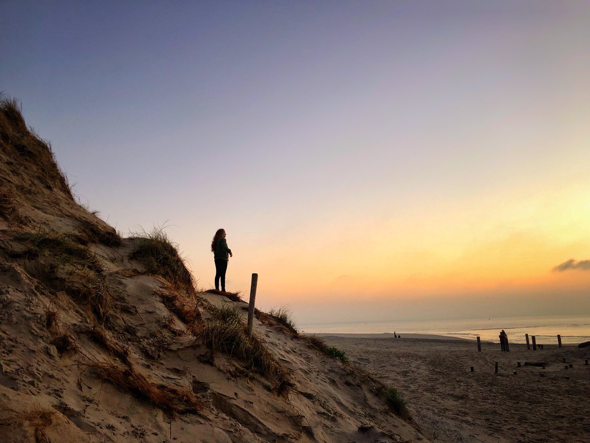 Zojuist perfecte sunset na alle mist! Zo bijzonder aan zee is het elke minuut anders #Texel #loveit 

⁦<a href="/WaddenWeer/">WaddenWeer.net</a>⁩ ⁦<a href="/wadfotografen/">WADDENFOTO'S</a>⁩ ⁦<a href="/Weerplaza/">Weerplaza.nl</a>⁩ ⁦<a href="/weeronline/">Weeronline</a>⁩ ⁦<a href="/WilliamHuizinga/">William Huizinga</a>⁩