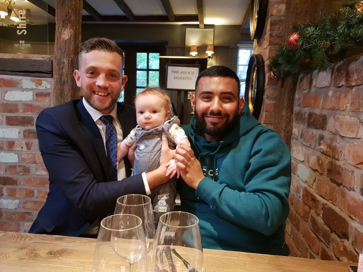 U2Diversity's tweet photo. #U2DreamTeam’s Area Manager @nobbyjennings meeting the newest addition to our Staffordshire region! #startthemyoung 💙💙💙 https://t.co/BYMvOSiART