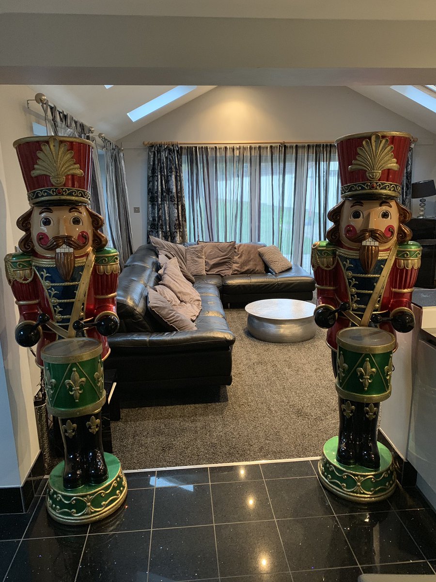 bridger_richard's tweet photo. These boys are out now, getting ready for Christmas.  #Nutcracker #christmas https://t.co/kg6BMws2Lc