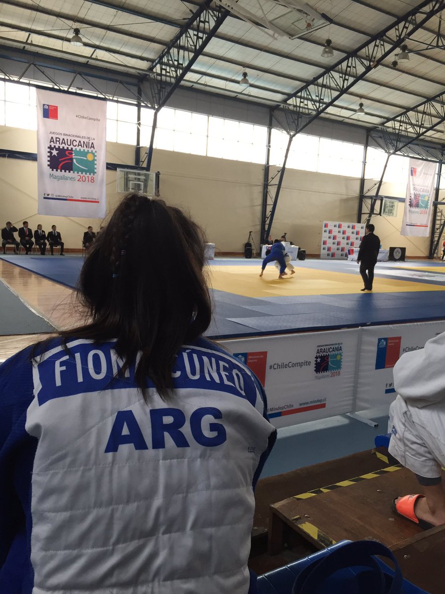 car_verdugo's tweet photo. @MindepChile jornada final para los Juegos 2018. Disputando últimas medallas. https://t.co/gkXNdqYIXS