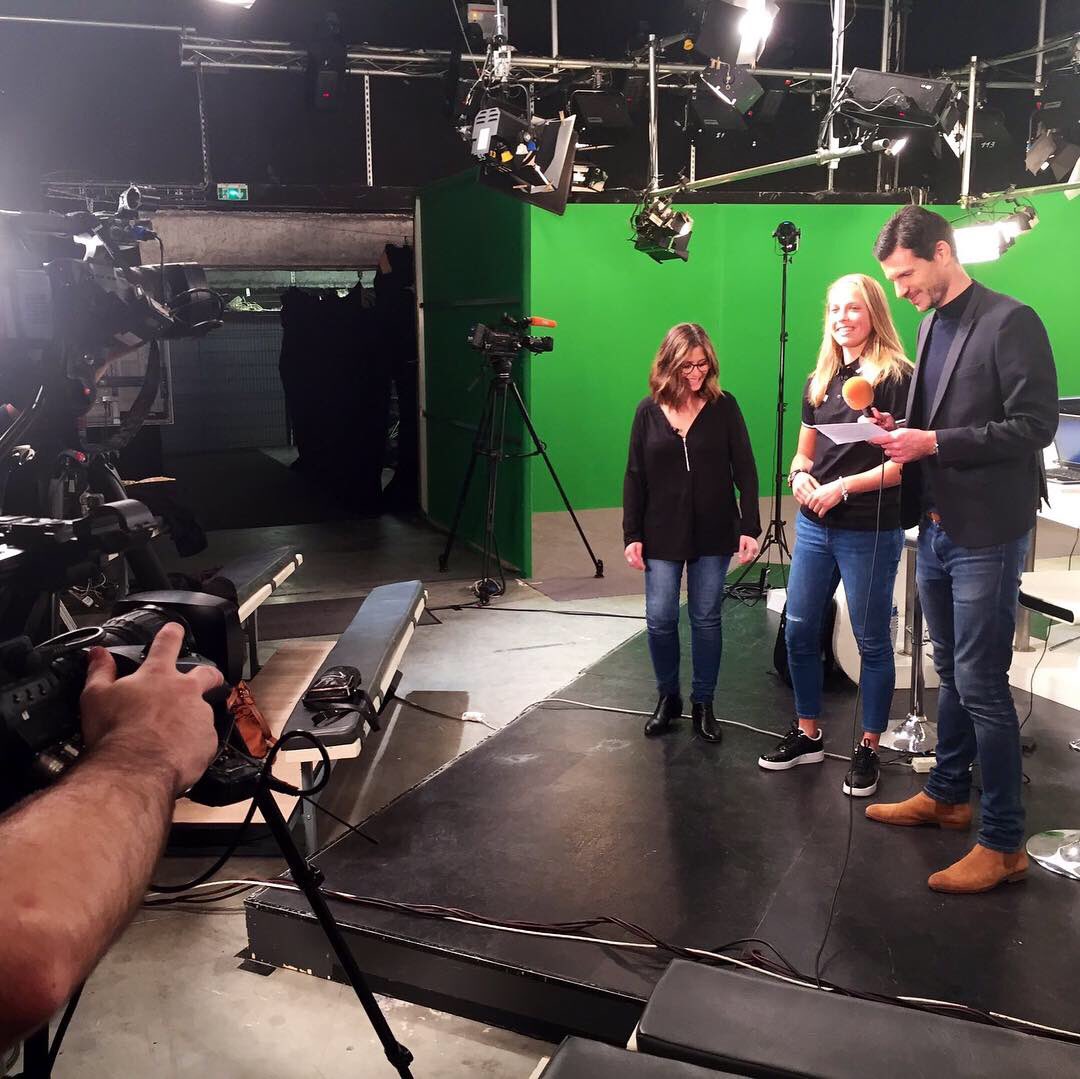 🎥 Ça tourne ! Enregistrement de l’émission « Asv’elles, la performance au féminin » présentée par @GaelBerger avec la basketteuse @JulieAllemand ! @TLMLyon @ASVEL_Feminin @GautierStangret @GroupeAdequat