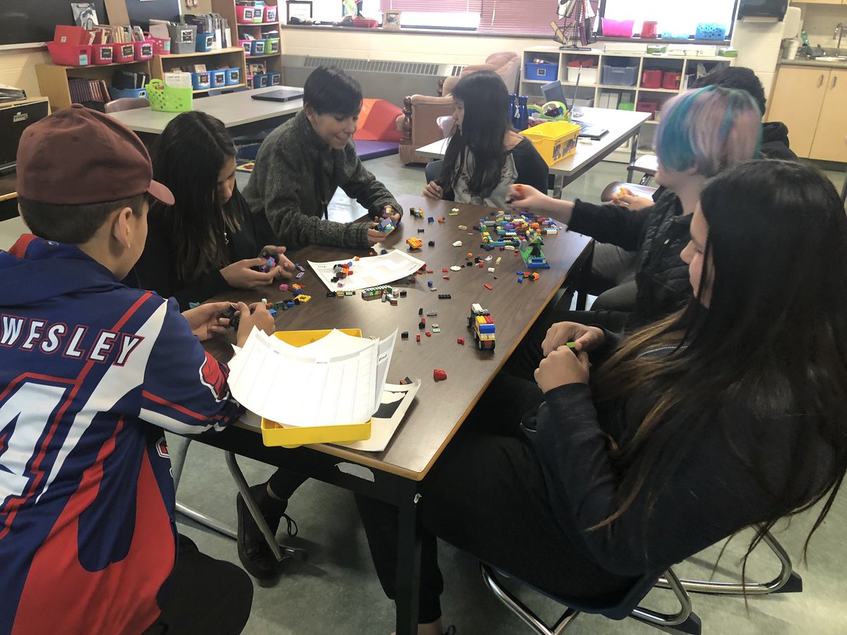 KristanRooke's tweet photo. Some of my favourite days are when I pull out legos or when we work on coding @WallwinS #unpluggged #sgdsbtc #sgdsbcodes #mmpscodes #hourofcode #beyondhourofcodeweek1 https://t.co/aHW6H2xR2R