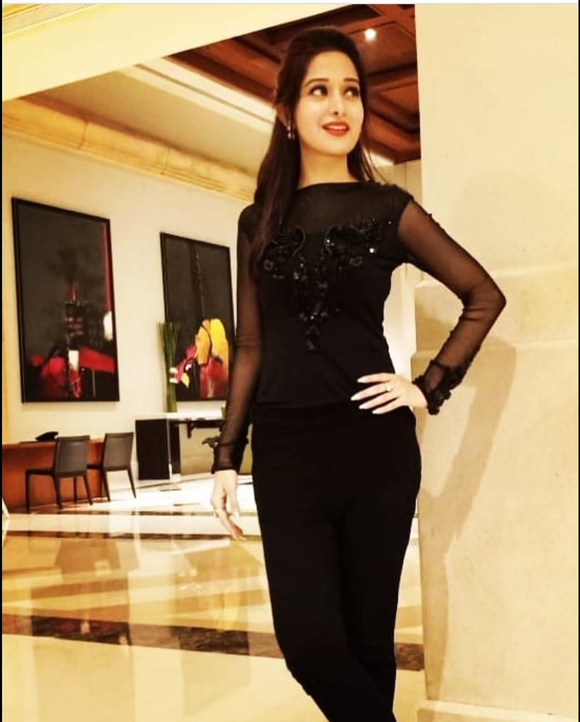 I m missing her so so much...hope to see you soon onscreen ..Always always love you..😘 She looks so adorable and beautiful here. ..♥😍 #Preeslayinginblack #Stunninglady #Amazingstyle