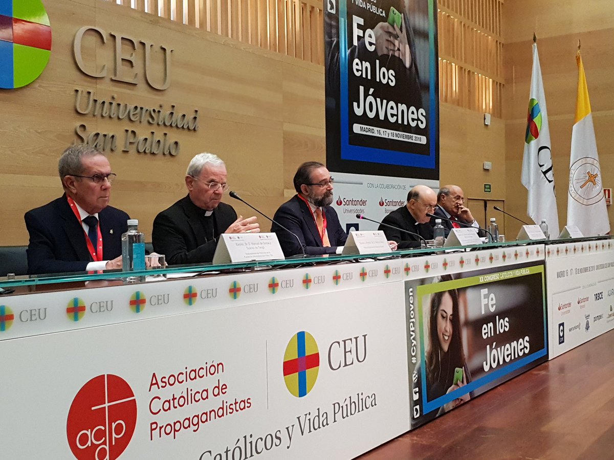 ManuSirvent's tweet photo. El presidente de la @acdp_es y de la @FundacionCEU D. @ABullonMendoza inaugura junto a autoridades del @CongresoCyVP, y el nuncio de su Santidad en España, Renzo Fratini, el XX Congreso #Católicos y Vida Pública #CyVPJoven "Fe en los Jóvenes" https://t.co/WRMCgLrOP1