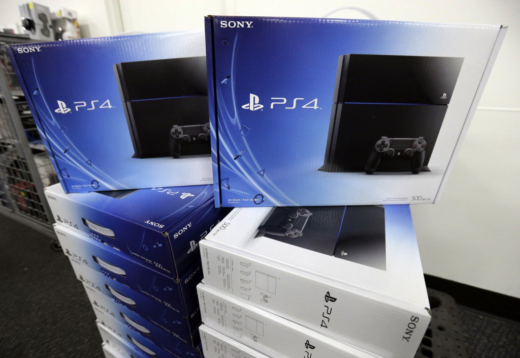 LightDry's tweet photo. Tenemos las PS4 preparadas y listas para ser instaladas para el evento🤟@CodEspInfo_ @TSHGaming18 https://t.co/7gRqPxorPw