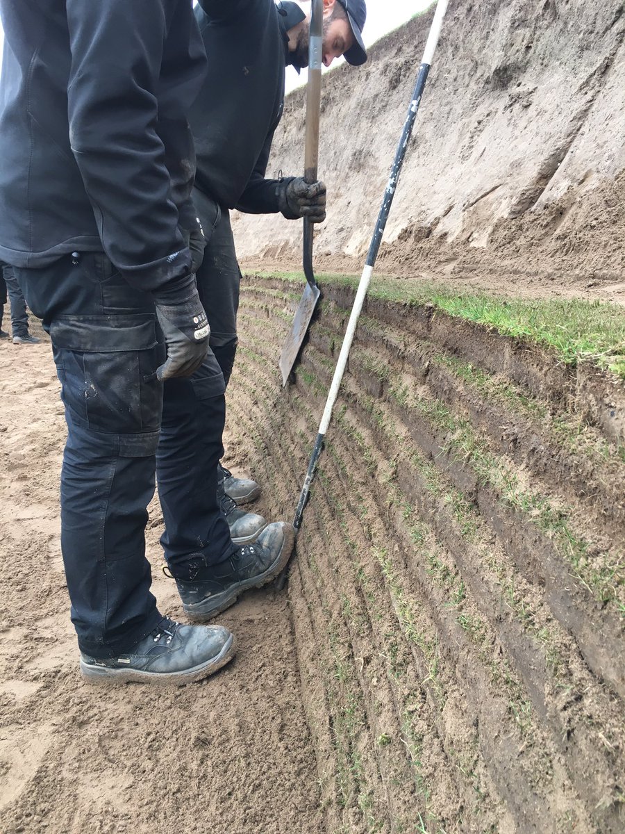 Berry97's tweet photo. This week @TheHomeofGolf the construction of #ShellBunker began on the #OldCourse. Look out for the up coming blog regarding details of the build. #TeamWork @FergalTC @BIGGALtd https://t.co/tan104w9J9