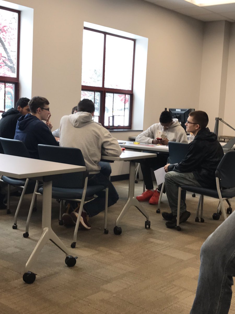 tthompson17's tweet photo. JHS Ss interested in manufacturing and engineering at MTI today #jpsny #jpssteam https://t.co/h2UXGlu69G