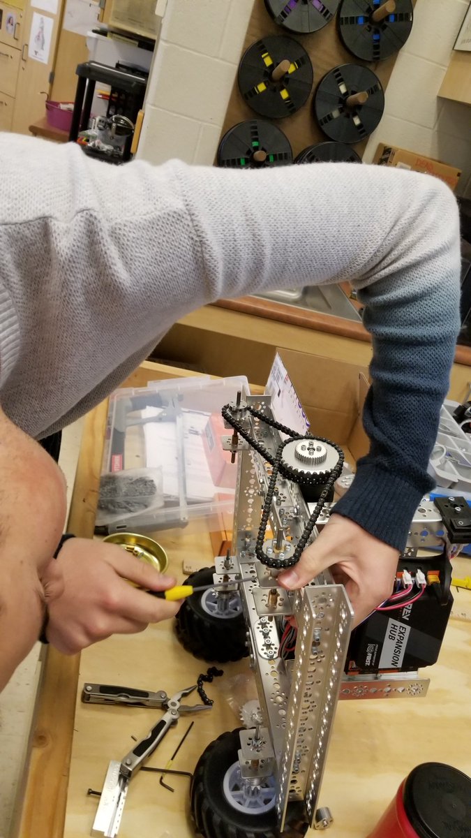 RoboVikes's tweet image. Changing our chassis design from 4WD to a chain and sprocket setup. Let&apos;s see what happens!  #handsonmindson #tetrixrobotics #omgrobots #ROVERRUCKUS
