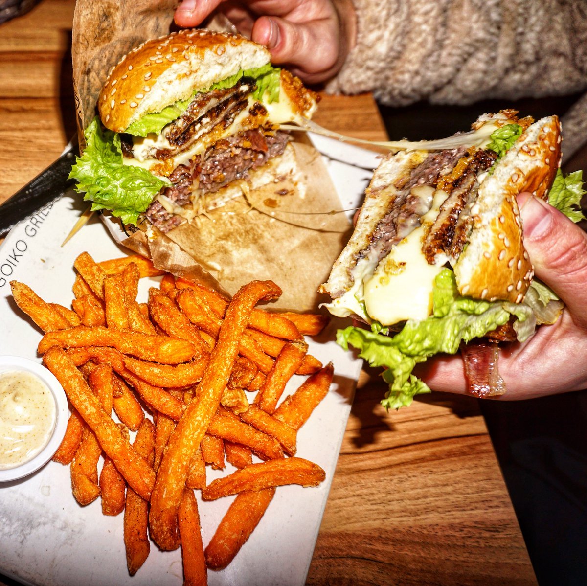 New #foodreview of <a href="/GoikoGrill/">Goiko Grill</a>’s ‘Bomba Sexy #Burger’ in #Valencia 😁 It’s no #NorthEast special but, it WAS certainly special and it sent The Baron’s taste-buds somewhere equally as magical!🍔#StayBurgery

theburgerbaron.co.uk/2018/11/review…