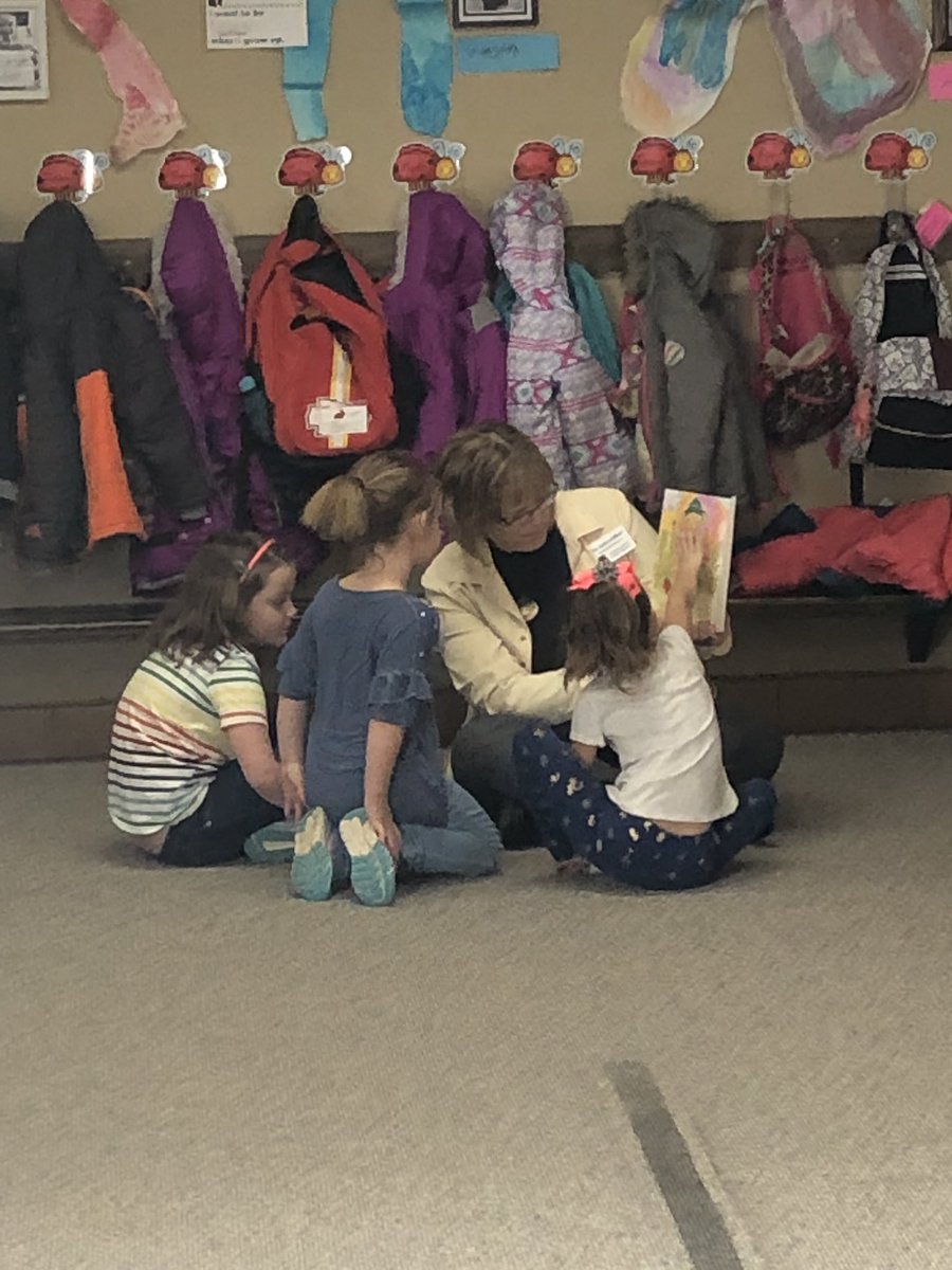 ksnorris's tweet photo. District and school leaders in @Converse1SD read with Kindergarteners to help with the reading catch-up plan at DPS. What a great way to start our #LeadershipLearning day! @AmericanReading #ARCPD https://t.co/otEmxC40SR