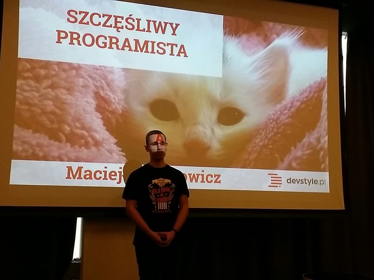 k_owsiany's tweet photo. I ponownie jestem na @maniserowicz jako szczęśliwy programista na #DOITCONF 💪💣

#DevShank
#MrDev
#KOnTour
#kursgita 
#zawodprogramista https://t.co/RnQqtc51XU