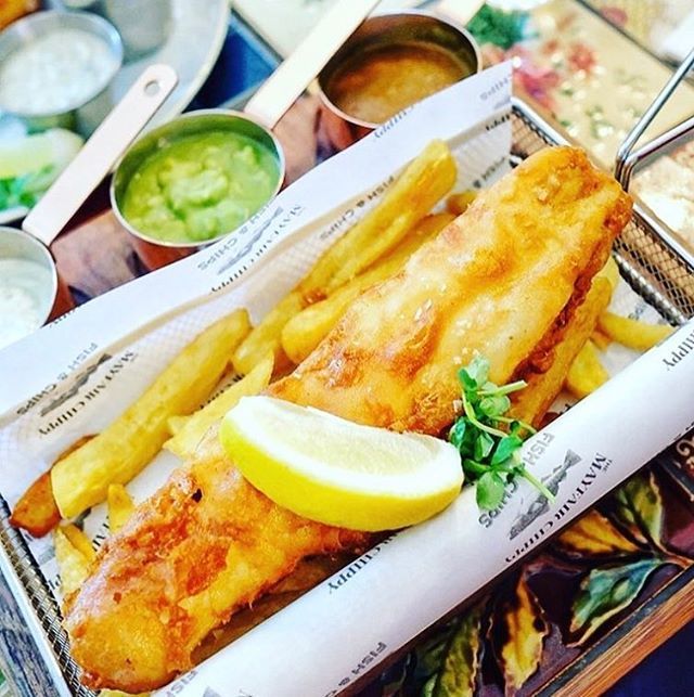 MayfairChippy's tweet photo. Friday fish day... come and get some amazing, award winning fish & chips! #Friday #FridayFeeling #FishyFriday #FridayFishDay #Fish #FishAndChips #Chips #ChipShop #FishAndChipShop #NotJustAChippy #Minories #Aldgate #TowerHill #CityOfLondon #LondonCity #Tourists #Calling #Mayf… https://t.co/tALysJNNOQ