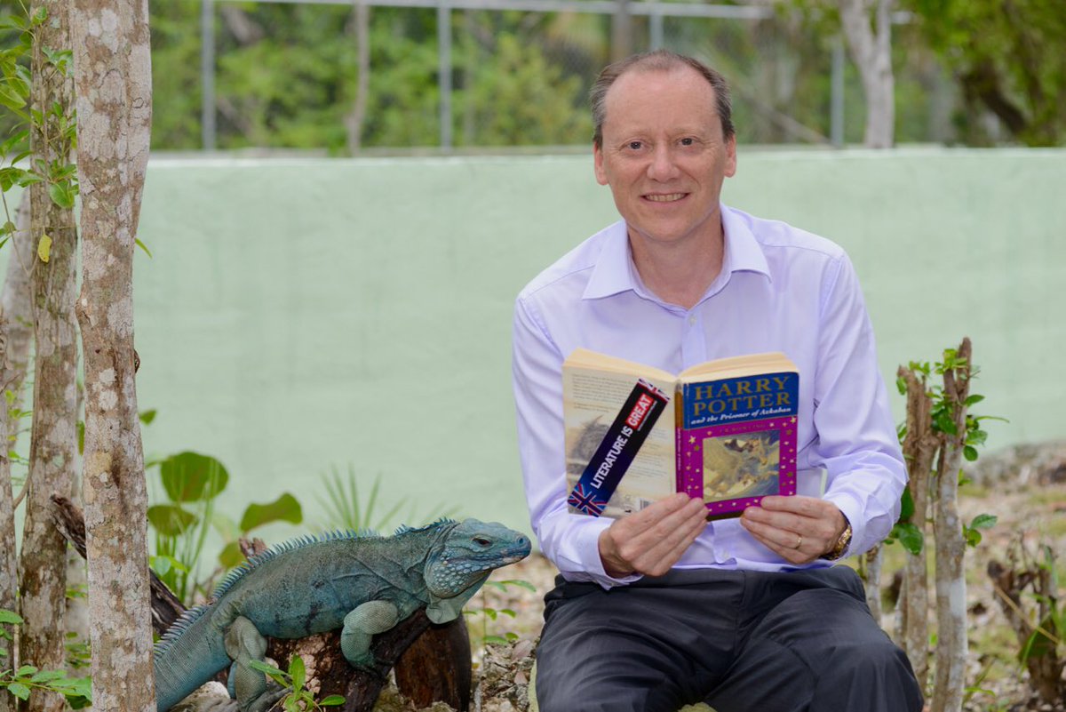 martynroper's tweet photo. As Fantastic Beasts hits cinema screens today, I met one of #CaymanIslands fantastic beasts - Peter the blue (and prtoected) iguana at the Botanical Gardens #HarryPotter #softpower https://t.co/8mvvqRJ79A