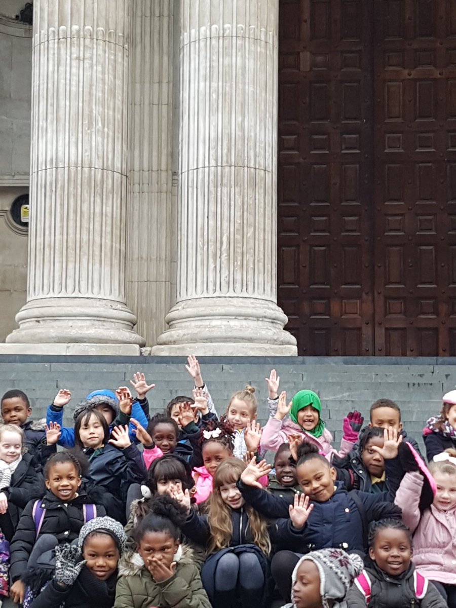 KenderSeuss's tweet photo. Checking out the new st Paul's #greatfireoflondon https://t.co/CUcLpNRXgx