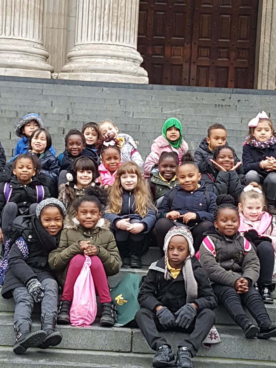 KenderSeuss's tweet photo. Checking out the new st Paul's #greatfireoflondon https://t.co/CUcLpNRXgx