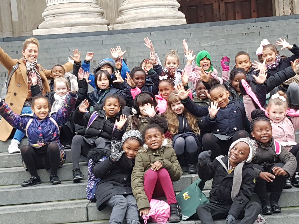 KenderSeuss's tweet photo. Checking out the new st Paul's #greatfireoflondon https://t.co/CUcLpNRXgx