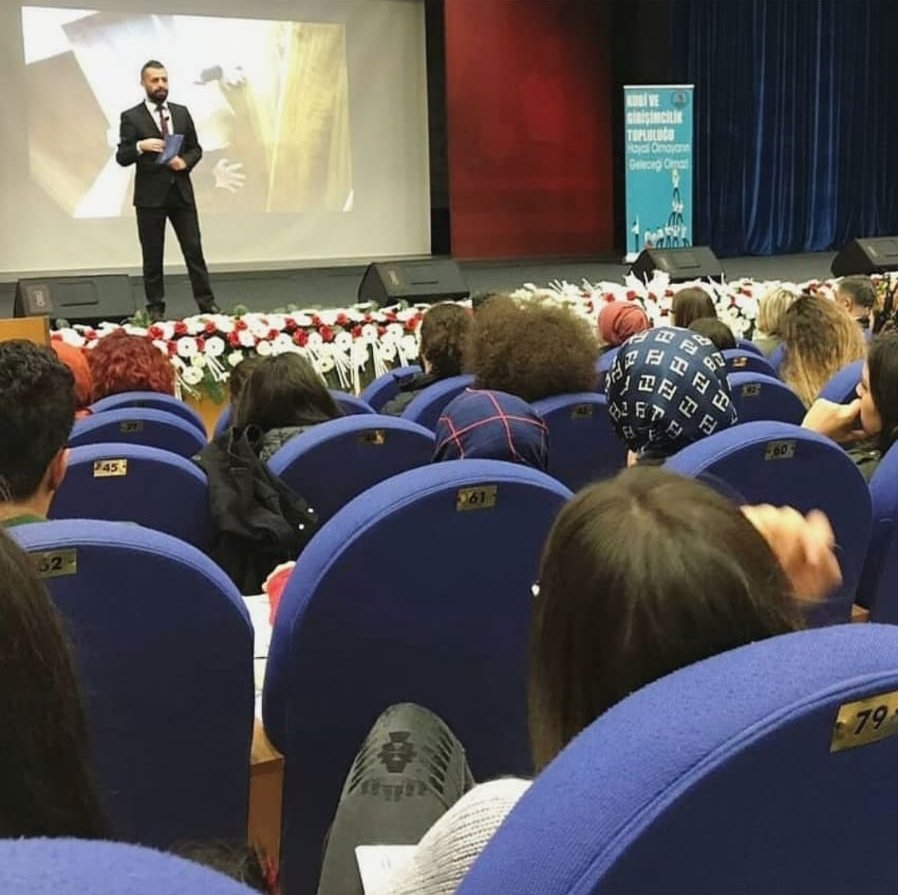 mavitaccom's tweet photo. Ondokuz Mayıs Üniversitesi @omukobigirisim'in Davetiyle yapılan Sosyal Girişimcilik sunumundan. https://t.co/cFtr546923