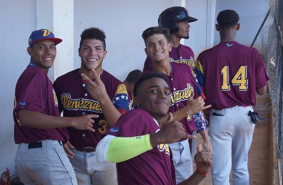 BeisbolConTodo's tweet photo. Nos preparamos con entusiasmo en busca de uno de los 4 cupos para el #U18WorldCup🏆 del próximo año en #Korea🇰🇷 #VamosVenezuela #TriviaBCT https://t.co/2C5O9cp6Ku