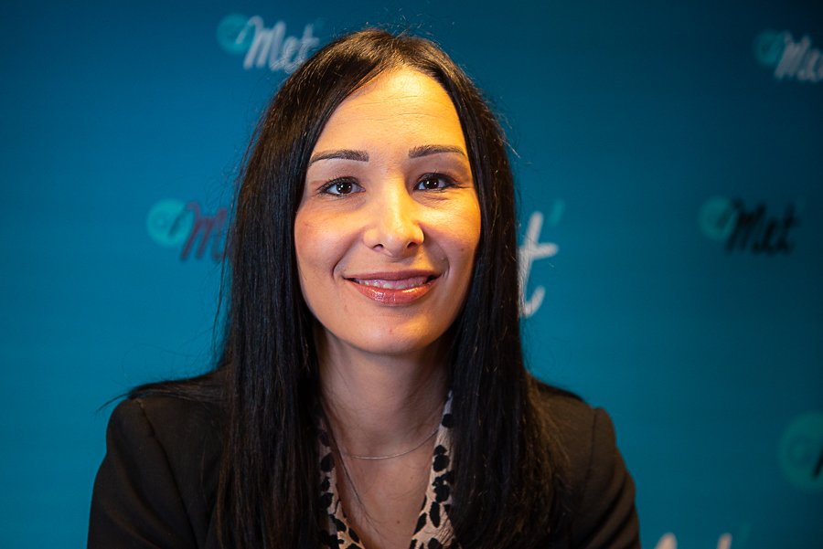 Gometmedia's tweet image. [Teasing] La députée @enmarchefr @ALouisDeputee13 est la nouvelle invitée de Questions de politique, le talk de @Gometmedia animé par @NKpresse et diffusé chaque dimanche à 18h sur notre site. #Anepasmanquer Merci d&apos;être venue ! Photos @TedAlter