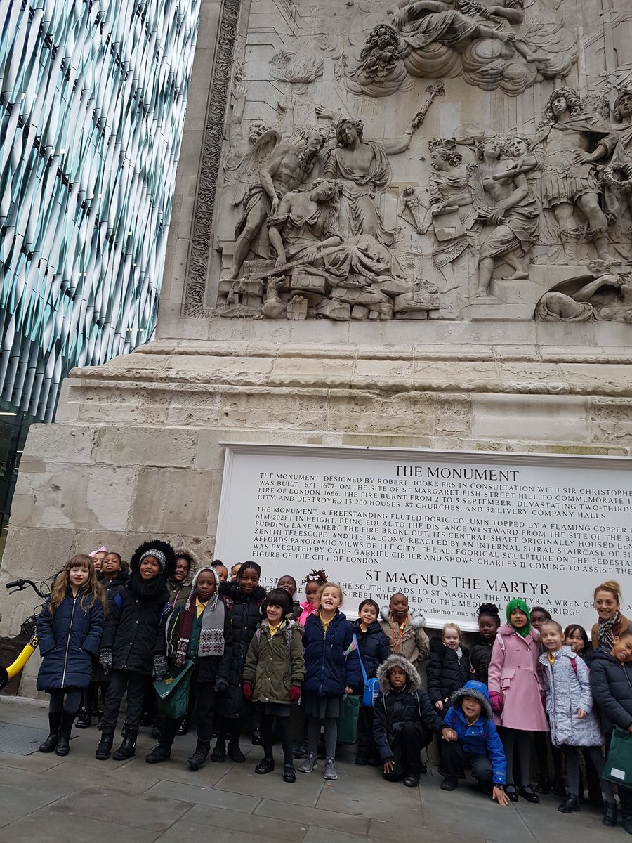 KenderSeuss's tweet photo. Walking the route of the fire... the monument to pudding lane to fish street hill... https://t.co/Ig4aVTCkEI