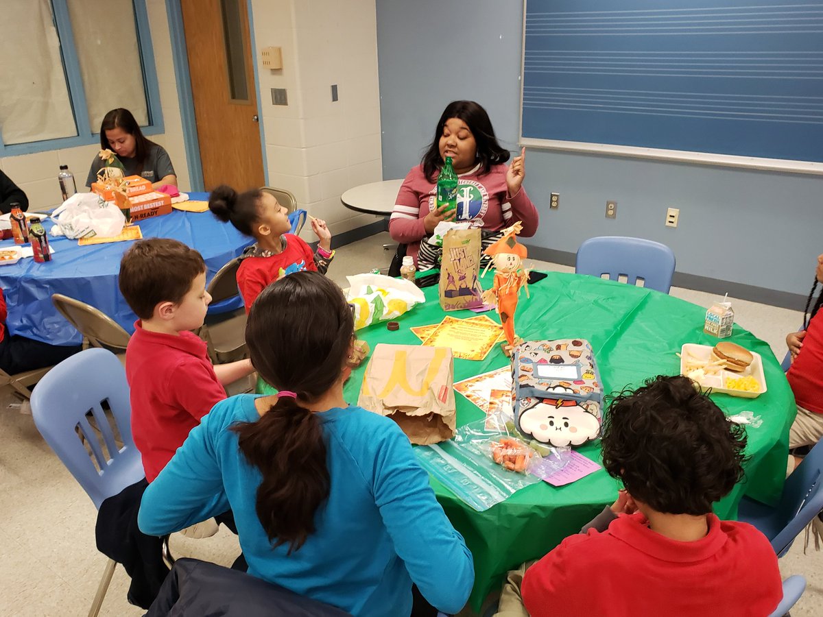 ECWashCardinals's tweet photo. Washington Elementary School- AEW LUNCH WITH SOMEONE SPECIAL #sceck12 https://t.co/NXebYhErTp