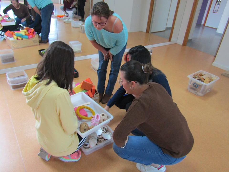 EMPI_Infantil's tweet photo. Aquí os dejamos las fotos del #curso del fin de semana pasado en #EMPI. #Juego #Heurístico #Materialnoestructurado https://t.co/Co9FjU6WUS