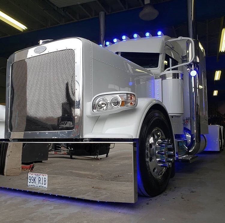 EnvaseTech's tweet photo. #TGIF weβre showing off some dreamy beauties on IG todayβ whatβs your dream ride???
#idreamof #truckgoals https://t.co/sEALWnfQEn