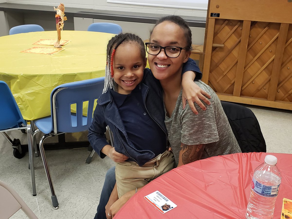 ECWashCardinals's tweet photo. Washington Elementary School- ARW Lunch With Someone Special-kinder thru 3. #SCECK12 https://t.co/LPl5zUSCUe