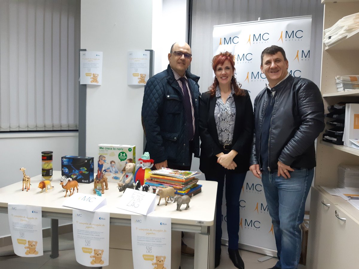 abrilab11744554's tweet photo. Estas navidades ni un niñ@ sin su sonrisa. Lleva juguetes nuevos o 2°mano en buen estado a nuestro centro de @MCMUTUAL  Logroño. Estamos organizando una recogida solidaria, junto con otras asociaciones que se han unido a nuestra iniciativa. Gracias! https://t.co/jdYVQ2DVxn
