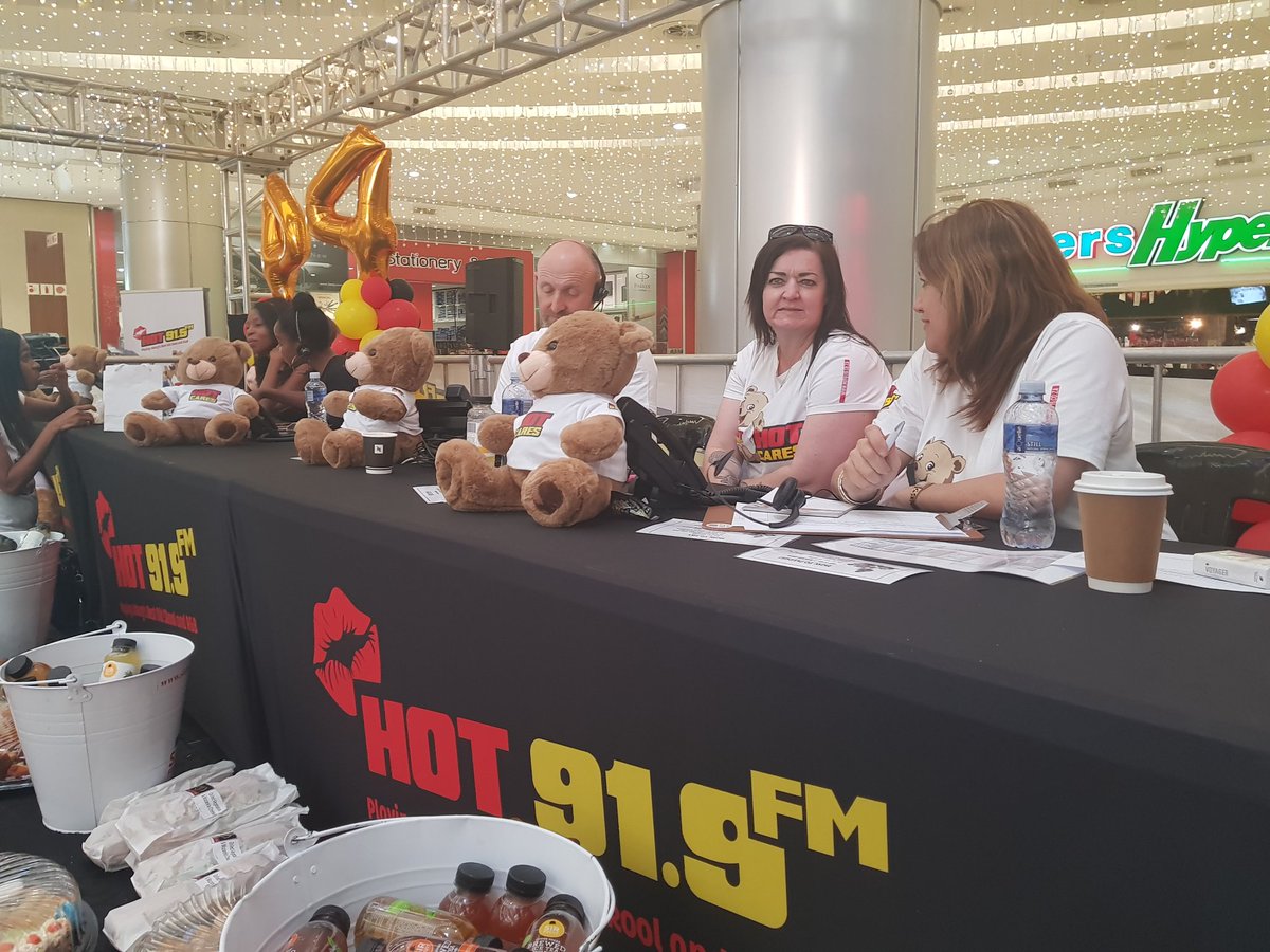 People_SA's tweet photo. We're at the @Hot919fm teddython - a drive to raise funds for their HotCares foundation that helps members of the community in need throughout the year. Help them raise this much needed money by calling 010 035 0919 and make your pledge! #Hot919FM #HotCares #teddython2018 https://t.co/rYcC9hFCWf