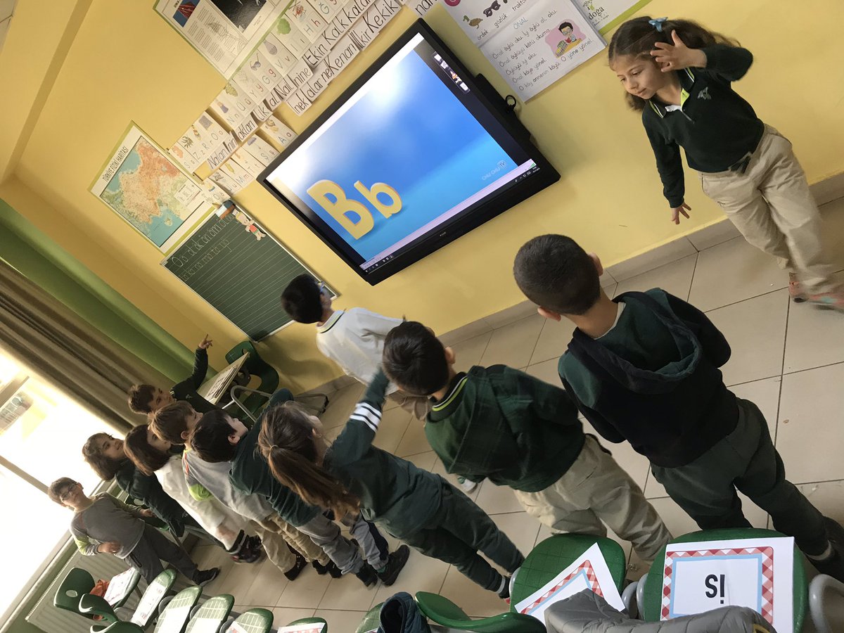 MagdaYetis's tweet photo. Musical chairs with students from 1 st grade @ilhnTunali @Sedaahan8 @IAycen @NurEkerAkn1 @KvancBarlas @KevsGunesMetin https://t.co/1LS44UfpRp