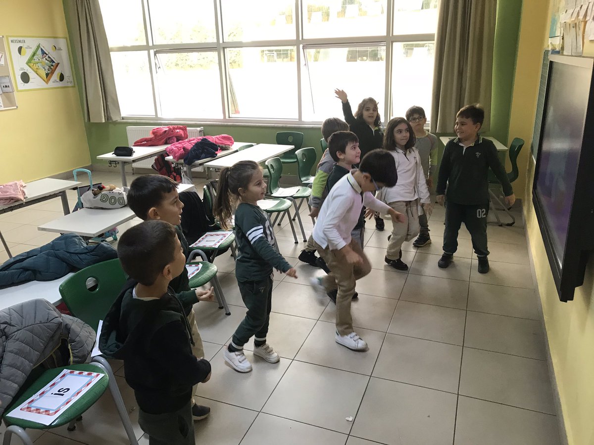 MagdaYetis's tweet photo. Musical chairs with students from 1 st grade @ilhnTunali @Sedaahan8 @IAycen @NurEkerAkn1 @KvancBarlas @KevsGunesMetin https://t.co/1LS44UfpRp