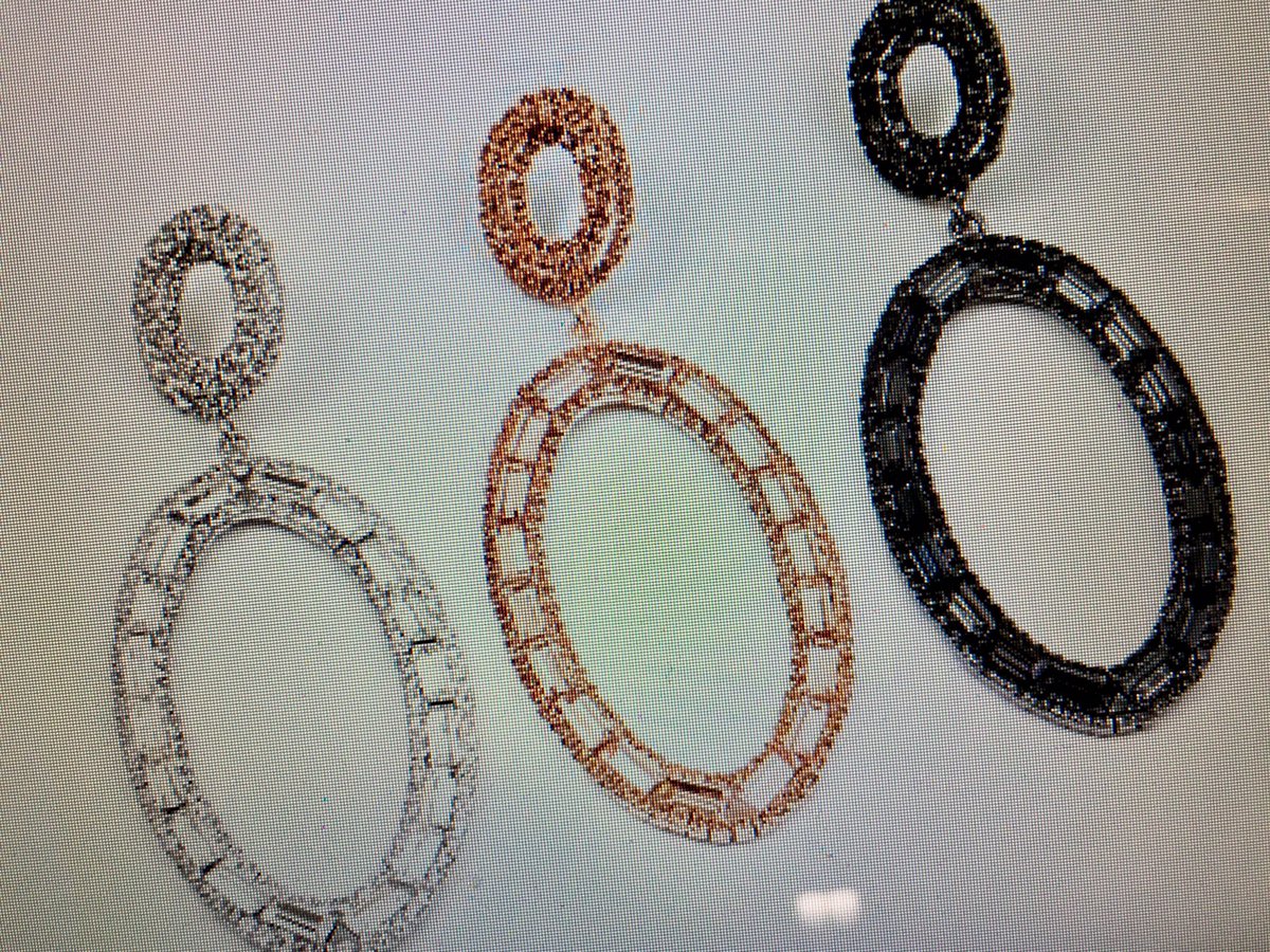 Be_A_Showoff_'s tweet photo. GO BIG or GO HOME

Turn up the drama of both your daytime and evening looks with these statement earrings! Silver, rose gold and black enhance these eclectic, art-inspired shapes that will bring even a simple tee to party status. $24.00 #baubles #statement https://t.co/qXoNFUl2pM