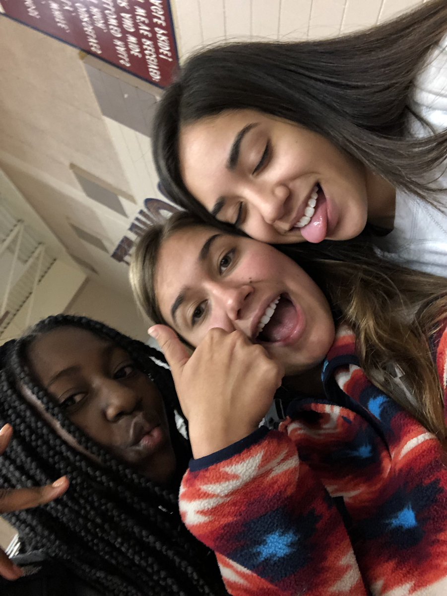 Emdarehamm's tweet photo. Happy Birthday FU! Thank you for all the Vball pep talks! This is your day๐ I love you so much๐ (you a BB) #blockingqueen https://t.co/BgPO8VJgKL