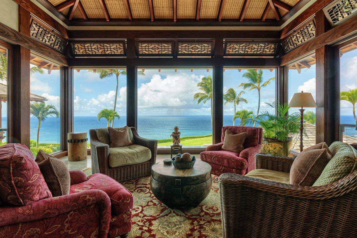 WSJRealEstate's tweet photo. Morgan Stanley’s ex-Asia chief has sold Hawaii’s most expensive home for $46.1 million https://t.co/7g4Wo7L8wO https://t.co/8UFWzJvhUP