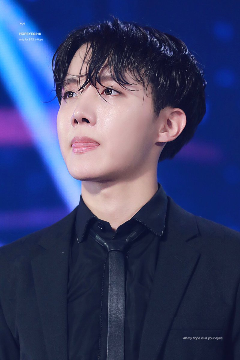 HOPEYES218's tweet photo. 181106 MGA 
The soft darkness is killing me😭😭😭😭😭

#제이홉 #정호석 #JHOPE #BTS⁠ ⁠⁠ ⁠⁠ ⁠⁠ ⁠⁠ ⁠⁠ ⁠⁠ ⁠⁠ ⁠⁠ ⁠⁠ ⁠⁠ ⁠⁠ ⁠⁠ ⁠⁠ ⁠⁠ ⁠⁠ ⁠⁠ ⁠⁠ ⁠⁠ ⁠⁠ ⁠⁠ ⁠⁠ ⁠⁠ ⁠⁠ ⁠⁠ ⁠⁠ ⁠⁠ ⁠⁠ ⁠⁠ ⁠⁠ ⁠⁠ ⁠⁠ ⁠ 
@BTS_twt https://t.co/IIC8yQcDh4