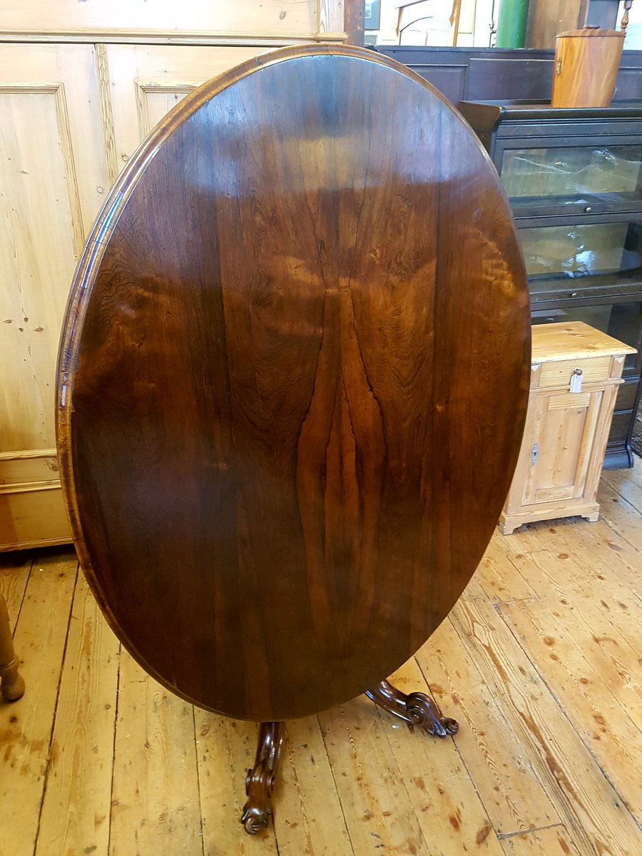 OldStable24's tweet photo. A superb Victorian Rosewood breakfast table on a reeded and carved base, lovely colour and patina. Comfortable 6 seater. https://t.co/epCrDZphIp