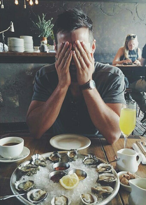 luke_smirnov's tweet photo. Novo prato do café da manhã em #Beanery. 😖🥂 https://t.co/HdEwYb81hs