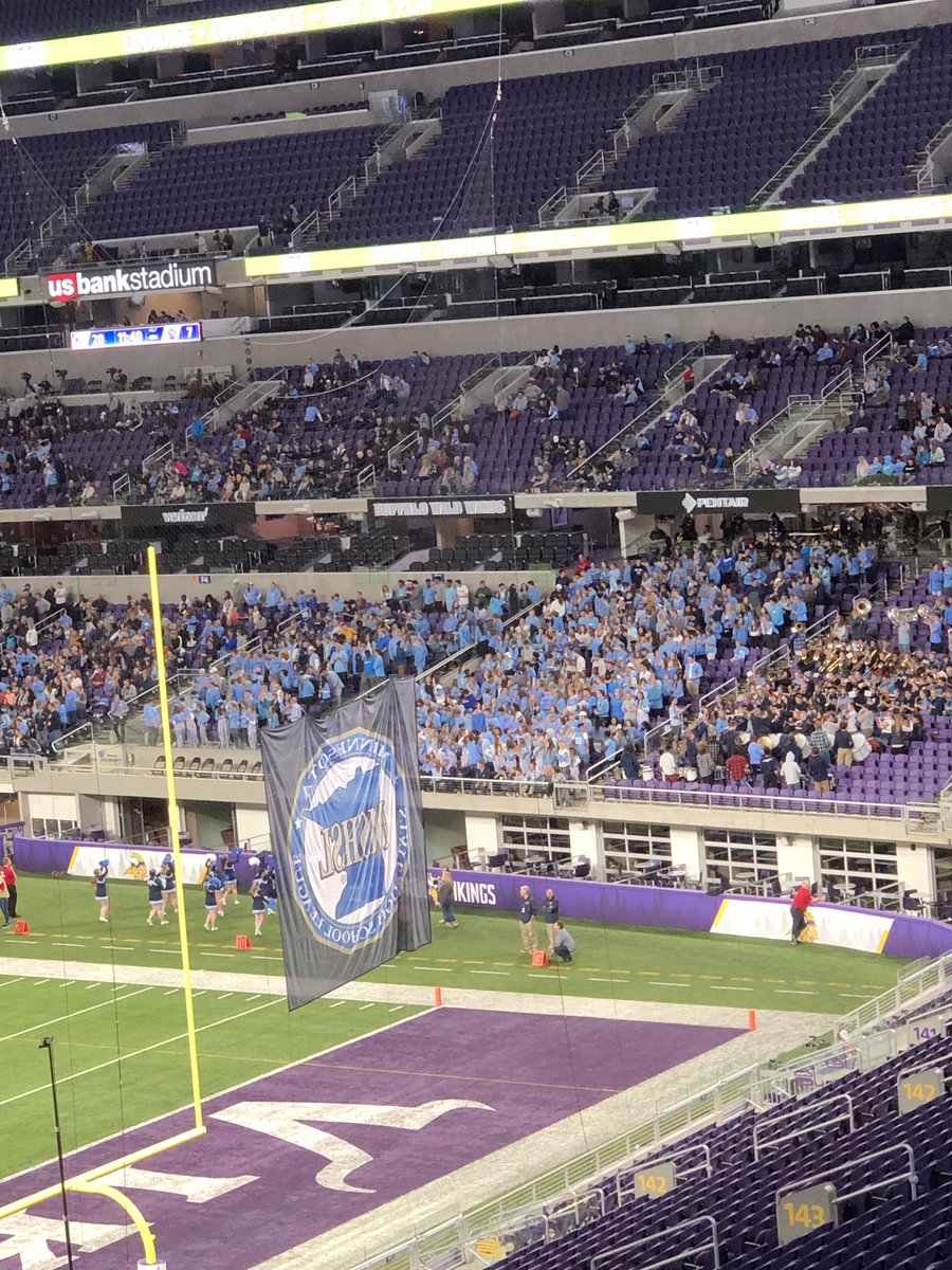 EP_FanSection's tweet photo. You vs. the guy she tells you not to worry about. #StandOrLeave #RowdyOrGoHome #BehindRow6MakesUsSad #LoveOurSeniors https://t.co/PqJVxwufh8