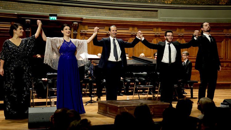 ClassiqueCcool's tweet photo. Gioachino Rossini et le Festival de @Rof_Pesaro célébrés en Sorbonne à l’occasion du 150ème anniversaire de sa disparition. https://t.co/tXorpyUeUp https://t.co/4utHAcqSUx