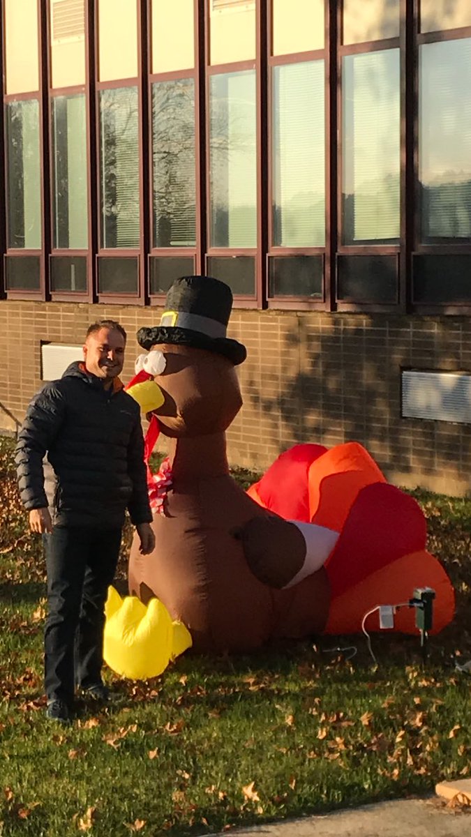 GFMS G.O. Thanksgiving Food Drive Over 2,000 non perishable items collected. Thank you GFMS students and staff❤️