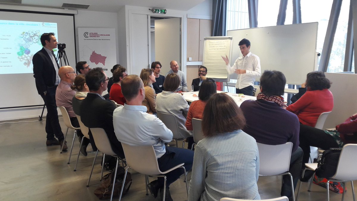 MetilleC's tweet photo. Brainstorming cet après-midi avec l'ensemble des participants #atelierinnovation sur les #solutions pour une meilleure gestion du dechet/ressource dans la #ville circulaire. @citeofrance #ateliereconomiecirculaire @CirculR #plusdetri https://t.co/U896U0Mocc