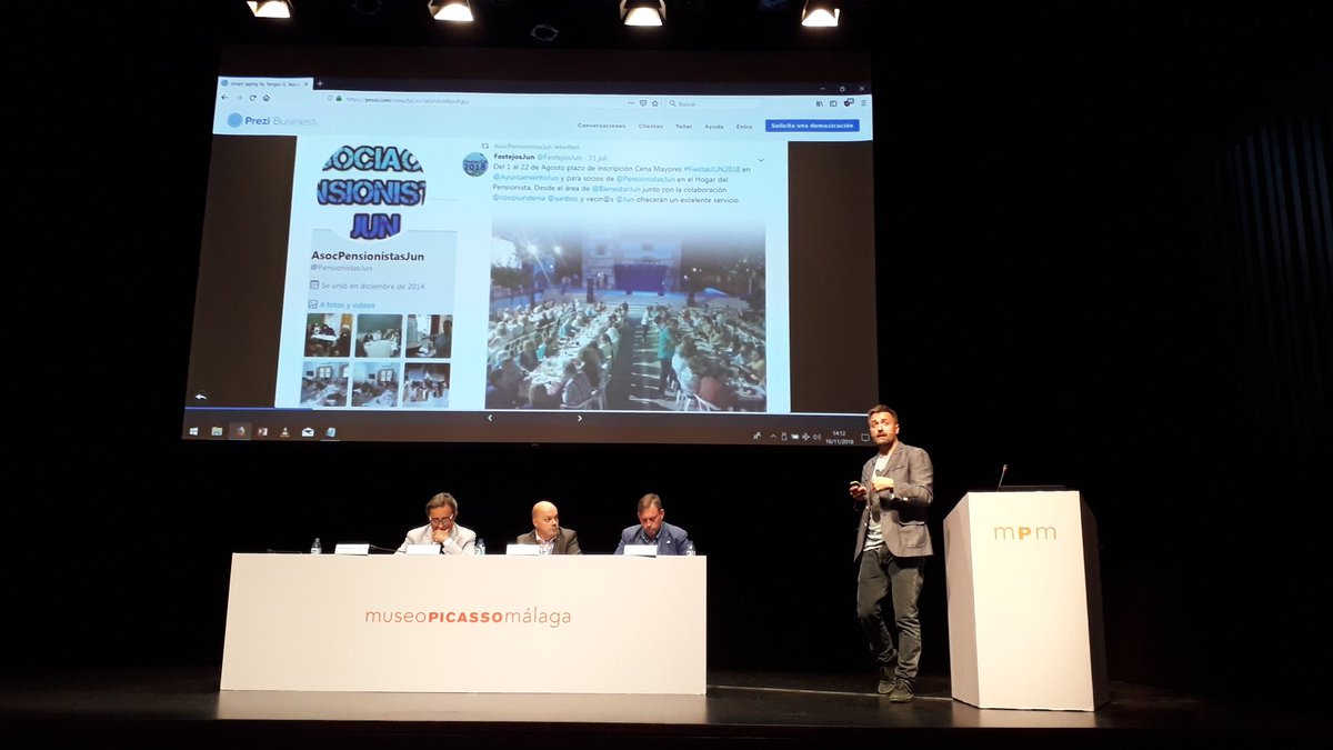 seggeriatria's tweet photo. El Responsable Técnico de Educación y Deporte, @JUNtoalDEPORTE, nos cuenta cada una de las acciones desarrolladas por @Jun para el fomento del intercambio generacional #smartaging #smartaging2018 https://t.co/9widcARfkI